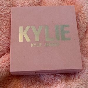 Kylie Jenner pressed blush powder